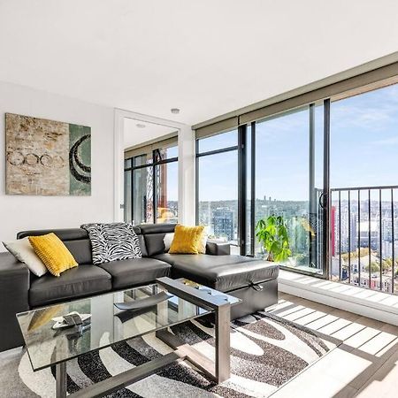 Central Luxury Apartment With Best City Views! Vancouver Bagian luar foto